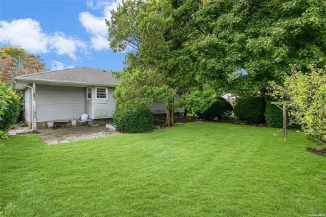 3 Angelica Street Deer Park NY 11729