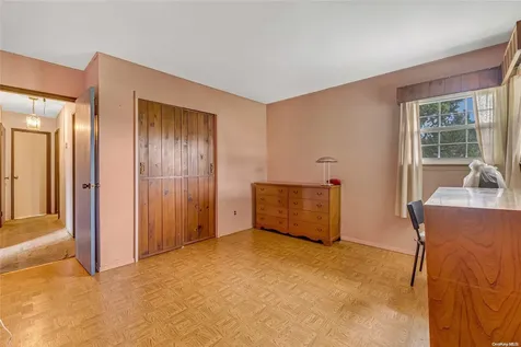 3 Angelica Street Deer Park NY 11729