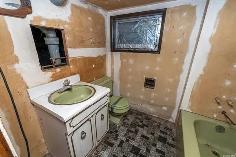 3 Angelica Street Deer Park NY 11729