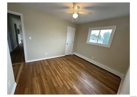 357 Idaho Street Lindenhurst NY 11757