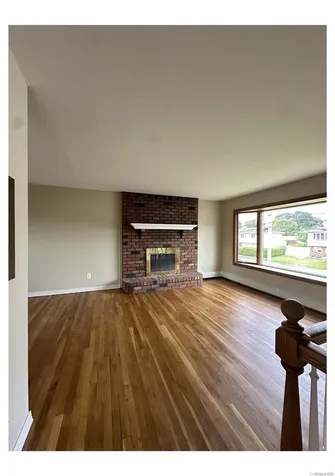 357 Idaho Street Lindenhurst NY 11757