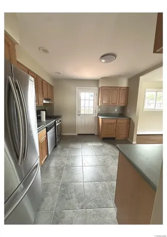 357 Idaho Street Lindenhurst NY 11757