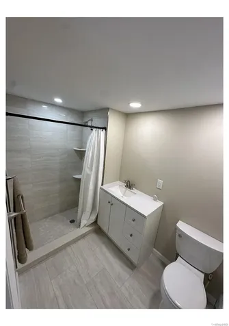 357 Idaho Street Lindenhurst NY 11757