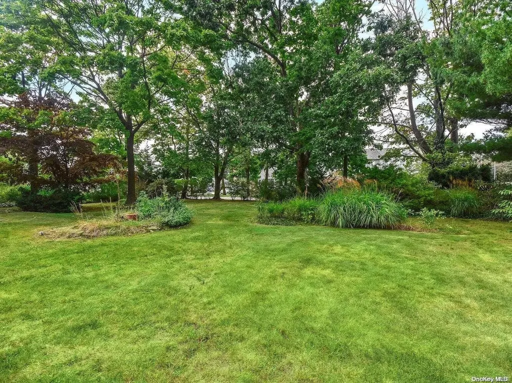502 14th Street West Babylon NY 11704