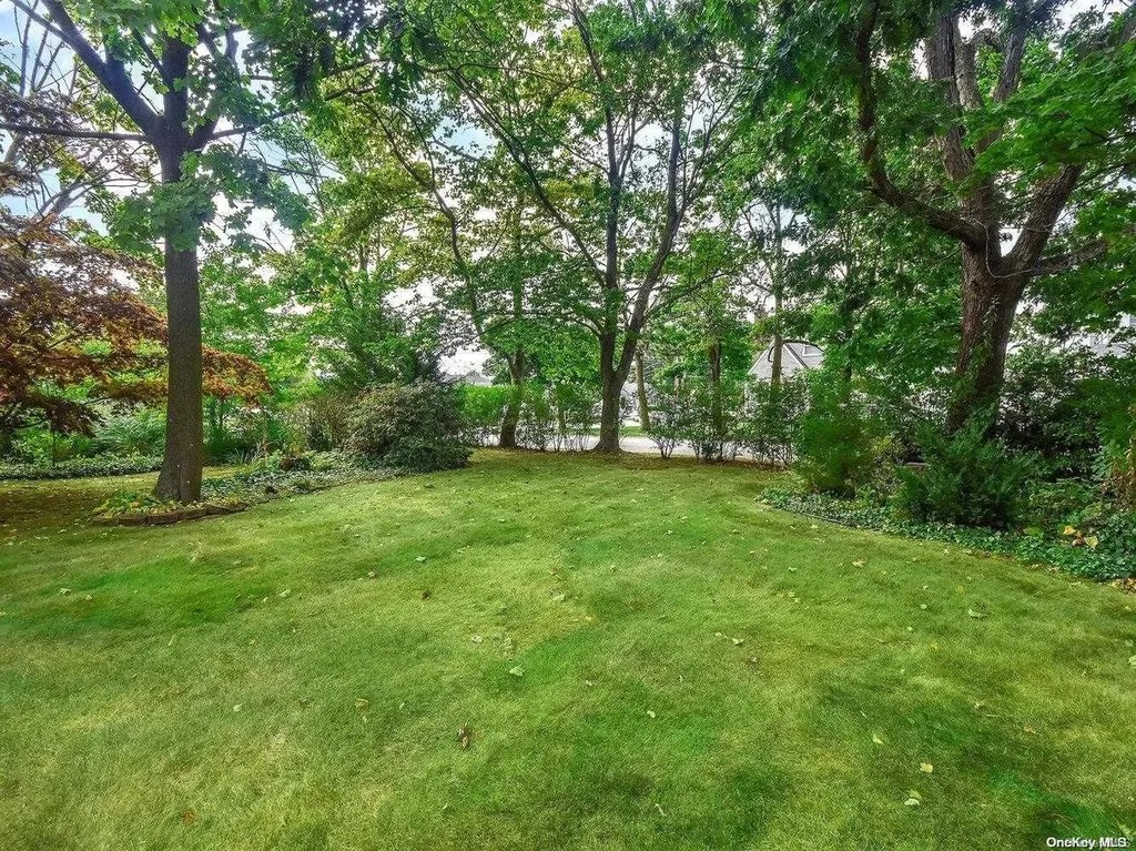 502 14th Street West Babylon NY 11704