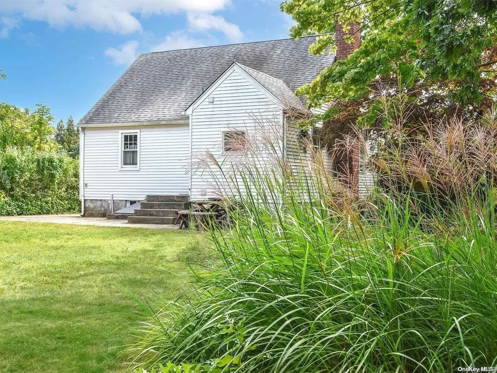 502 14th Street West Babylon NY 11704