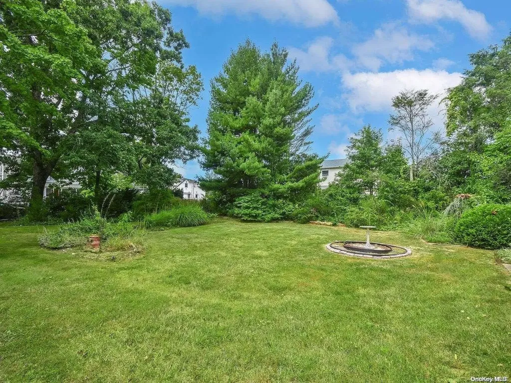 502 14th Street West Babylon NY 11704
