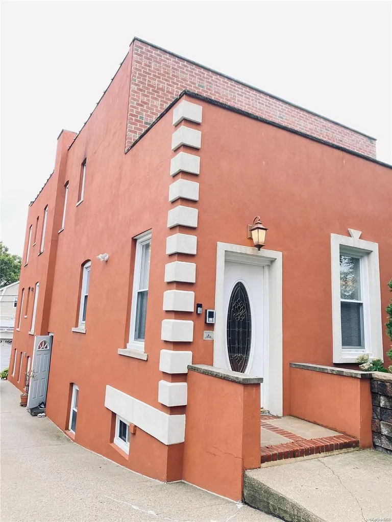 2112 Continental Avenue Bronx NY 10461