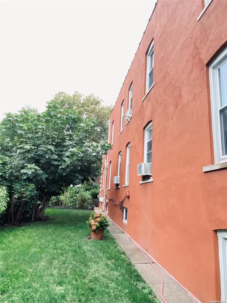 2112 Continental Avenue Bronx NY 10461