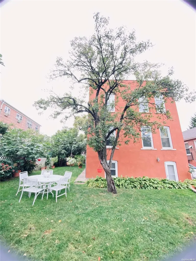 2112 Continental Avenue Bronx NY 10461