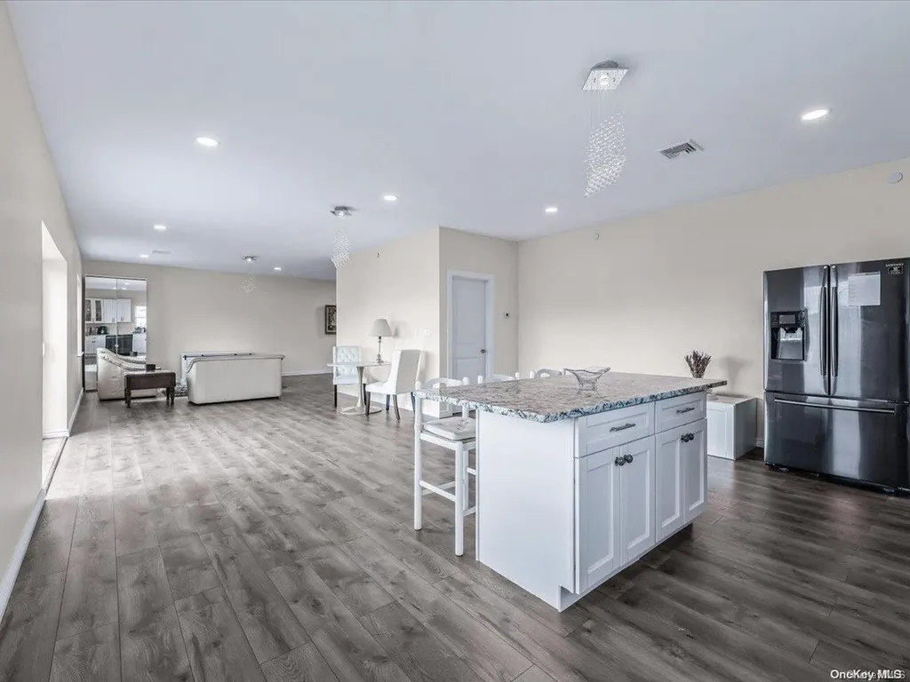 125 S Bay Drive Babylon NY 11702