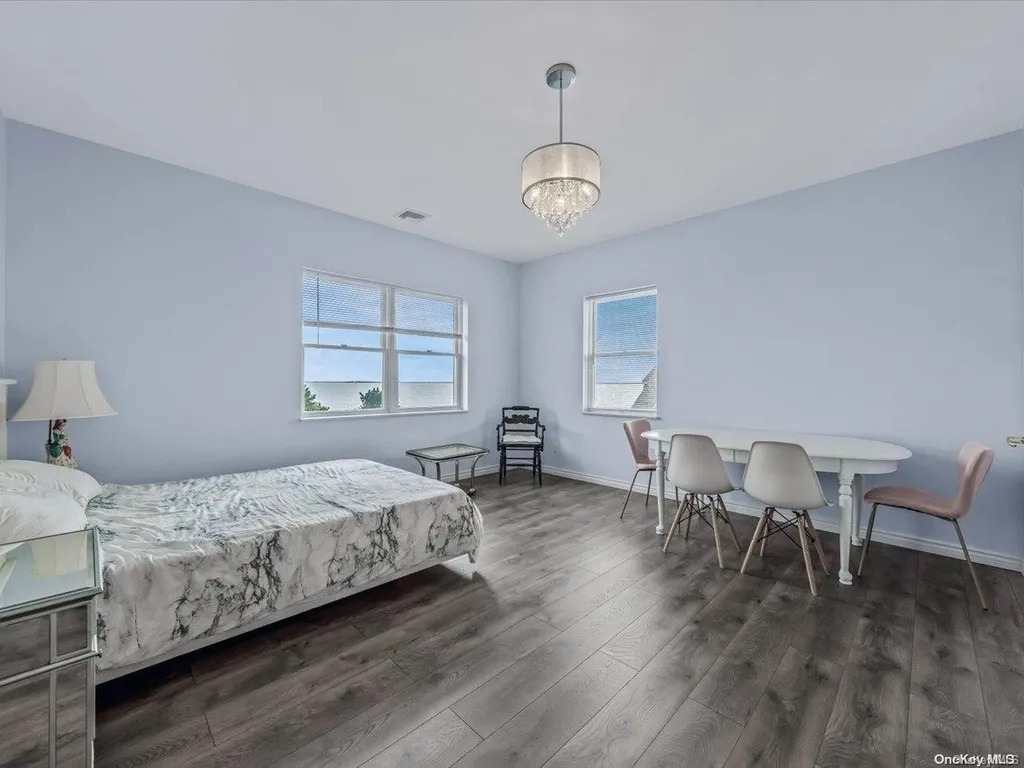 125 S Bay Drive Babylon NY 11702