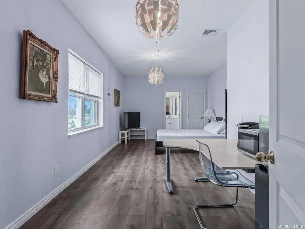 125 S Bay Drive Babylon NY 11702
