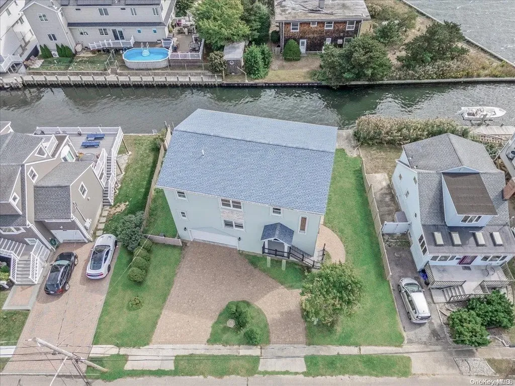 125 S Bay Drive Babylon NY 11702