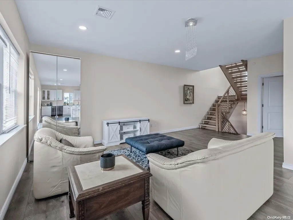 125 S Bay Drive Babylon NY 11702