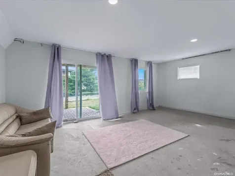 125 S Bay Drive Babylon NY 11702