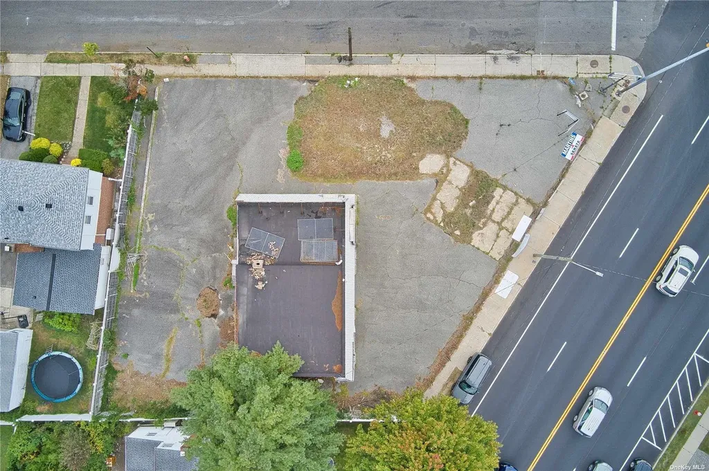 400 Herricks Road Mineola NY 11501