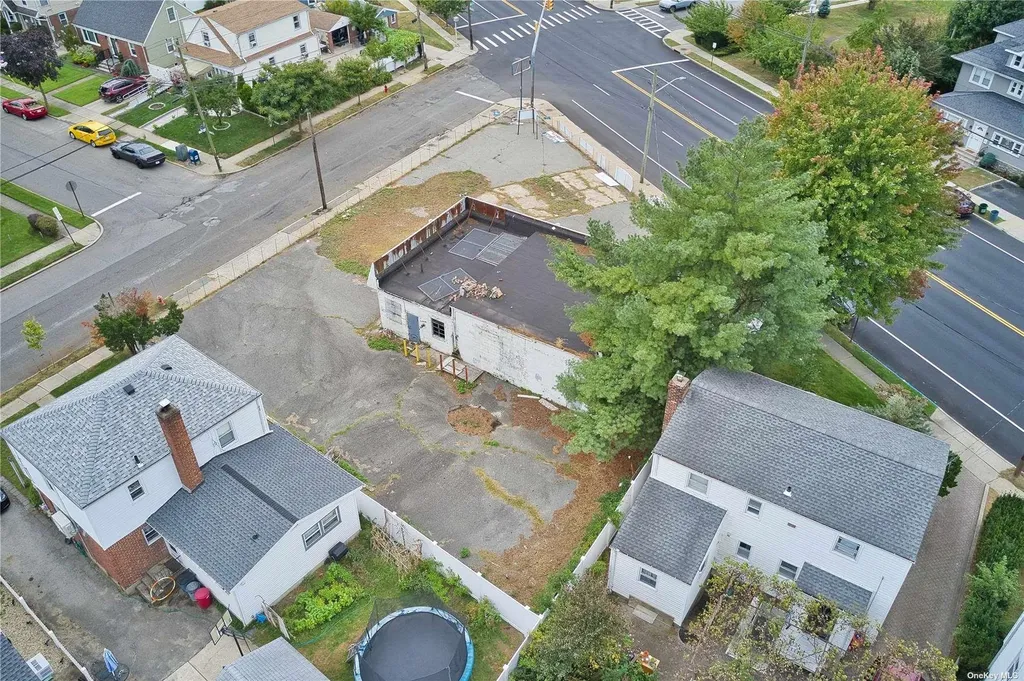 400 Herricks Road Mineola NY 11501