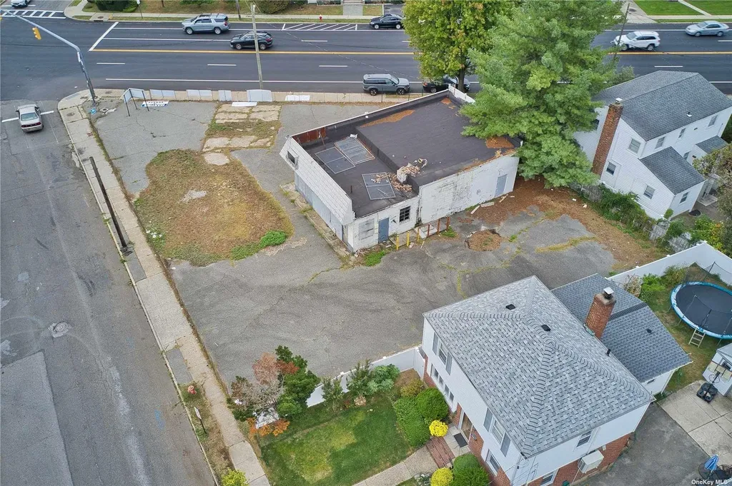 400 Herricks Road Mineola NY 11501