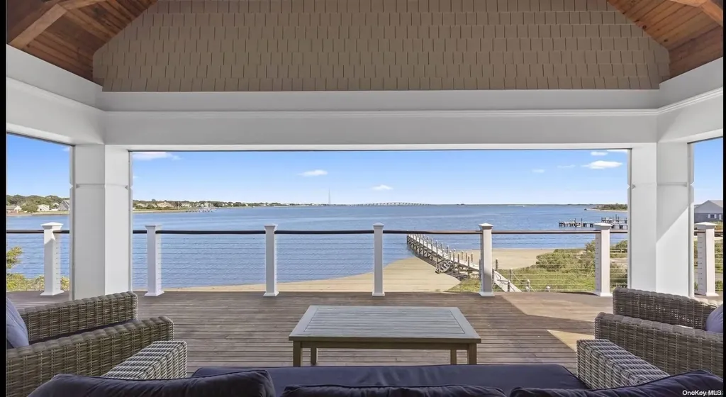17 Ludlow Lane Hampton Bays NY 11946