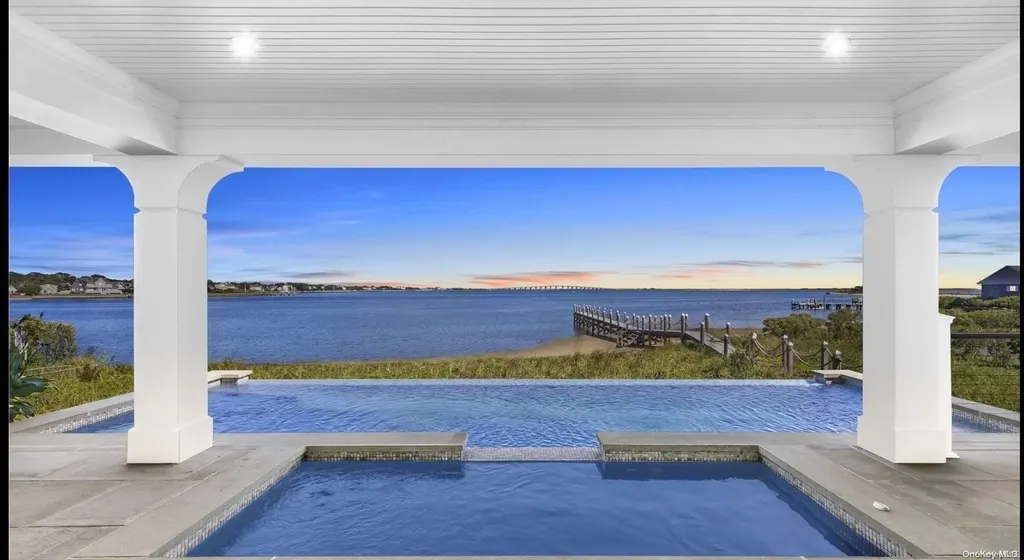 17 Ludlow Lane Hampton Bays NY 11946