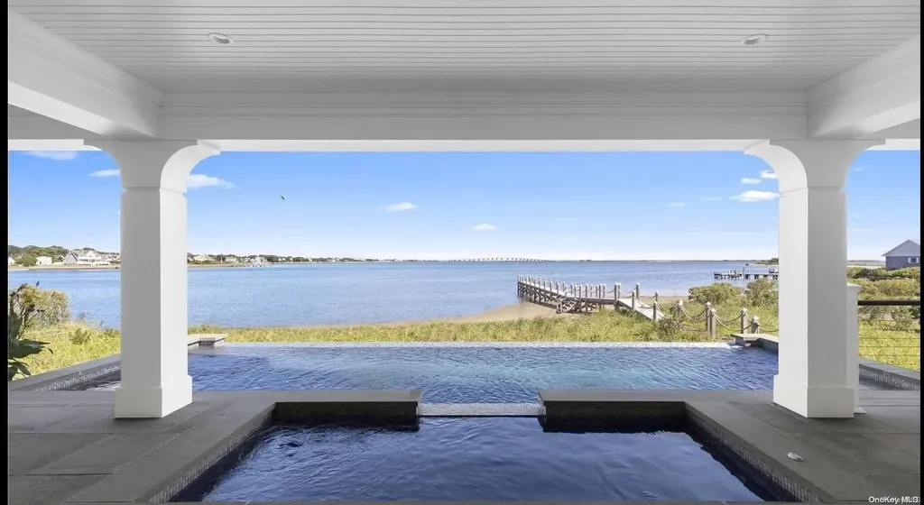 17 Ludlow Lane Hampton Bays NY 11946