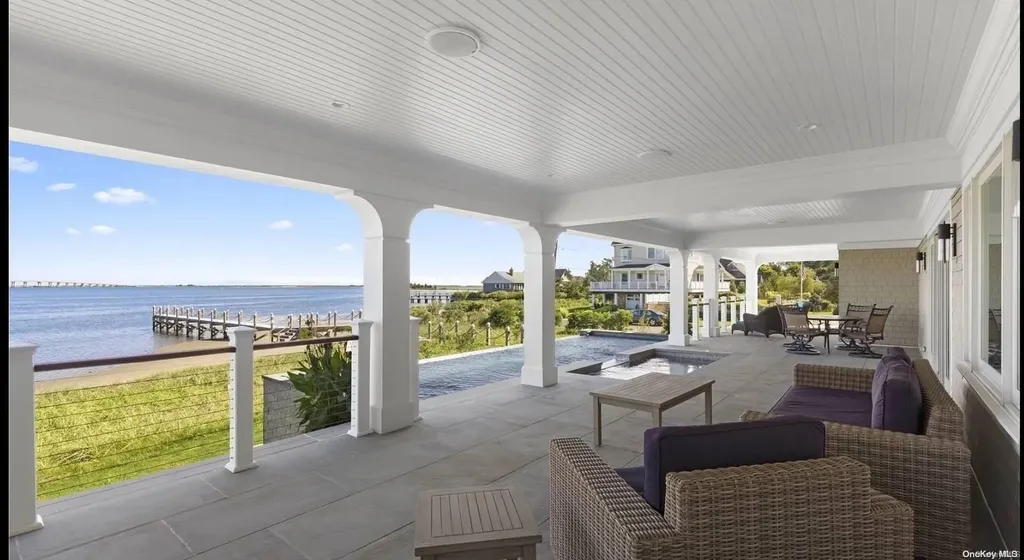 17 Ludlow Lane Hampton Bays NY 11946