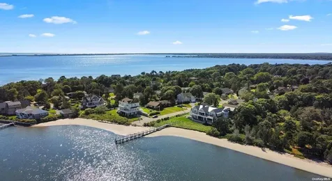 17 Ludlow Lane Hampton Bays NY 11946