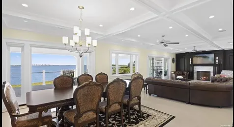 17 Ludlow Lane Hampton Bays NY 11946