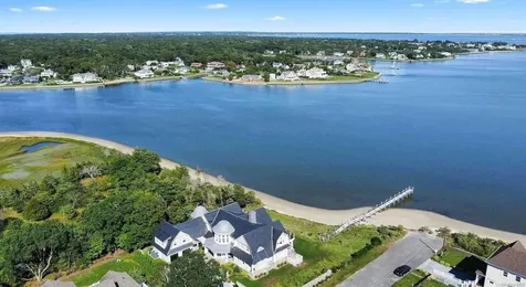 17 Ludlow Lane Hampton Bays NY 11946