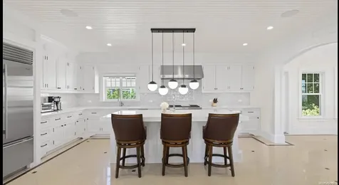 17 Ludlow Lane Hampton Bays NY 11946