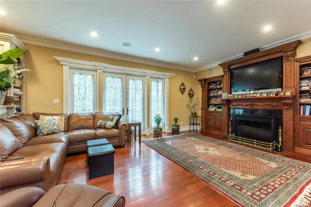 106 Willow Road Woodsburgh NY 11598