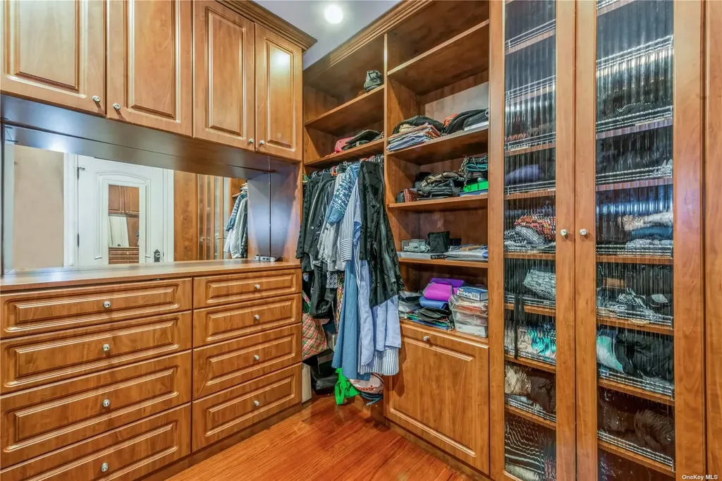 106 Willow Road Woodsburgh NY 11598