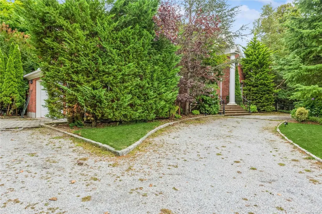 106 Willow Road Woodsburgh NY 11598