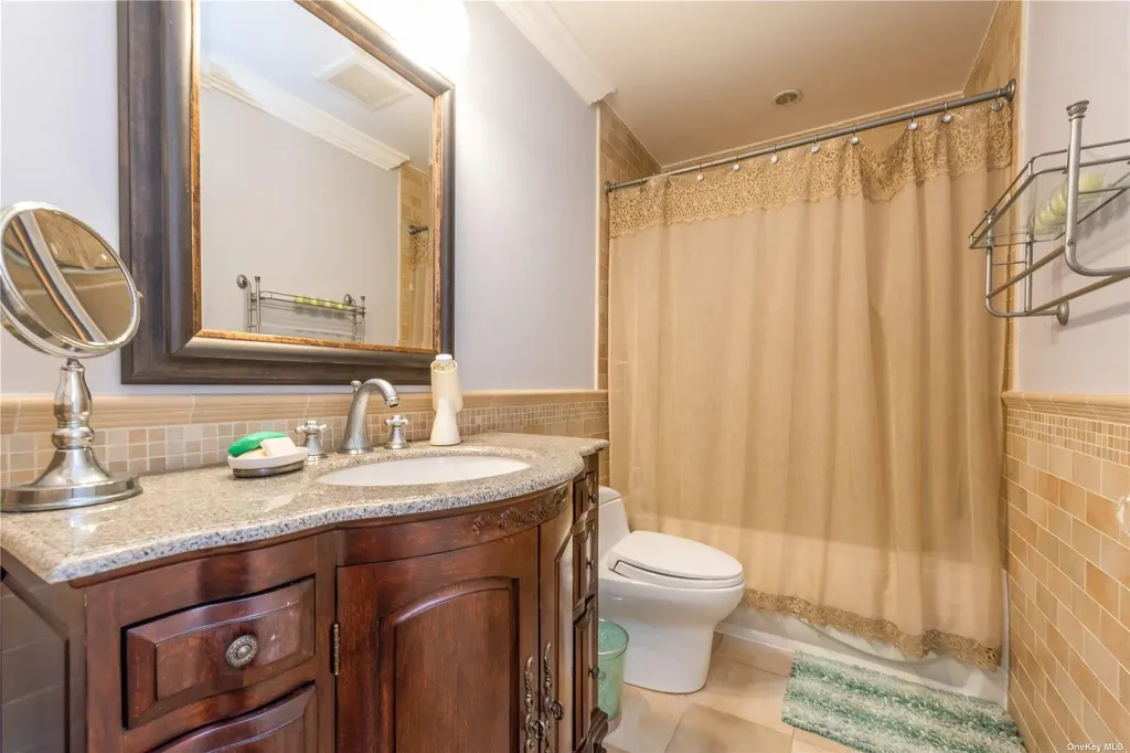 106 Willow Road Woodsburgh NY 11598