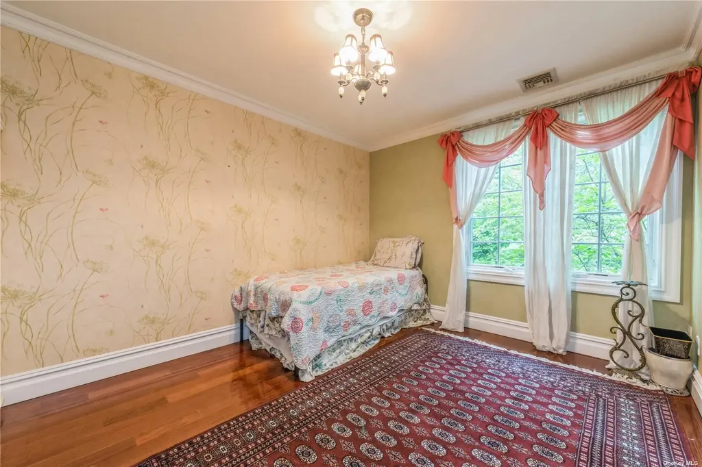 106 Willow Road Woodsburgh NY 11598
