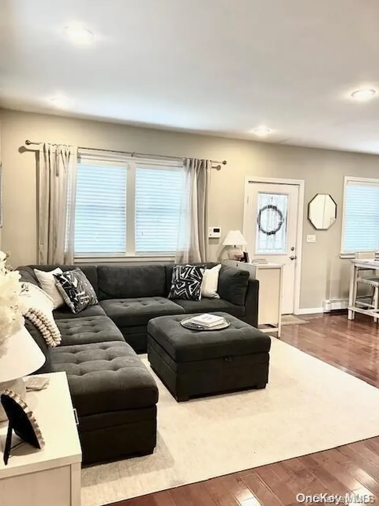 44 Tameling Avenue Babylon NY 11702