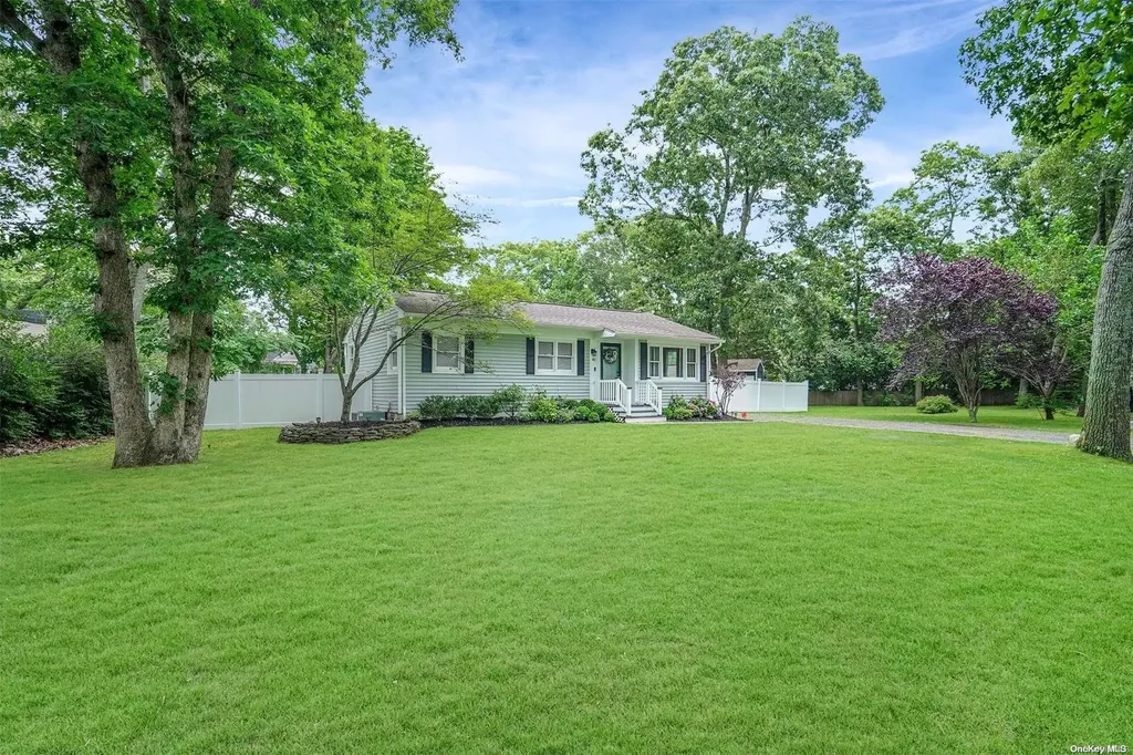 40 Cove Street Riverhead NY 11901