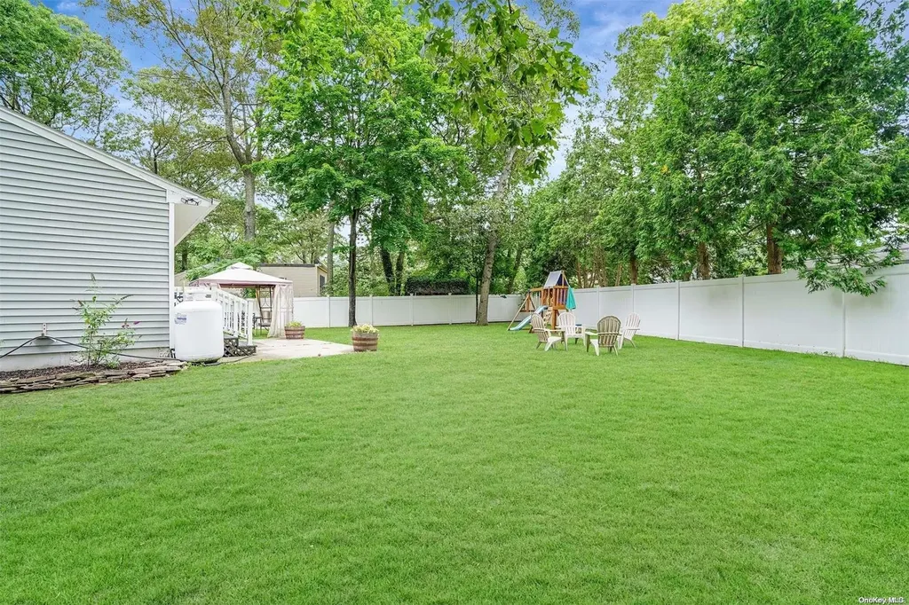 40 Cove Street Riverhead NY 11901