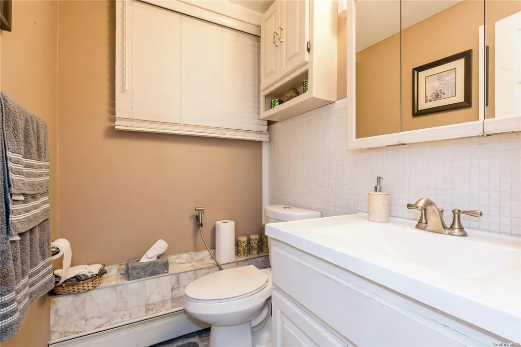 1 W 16th Street Deer Park NY 11729