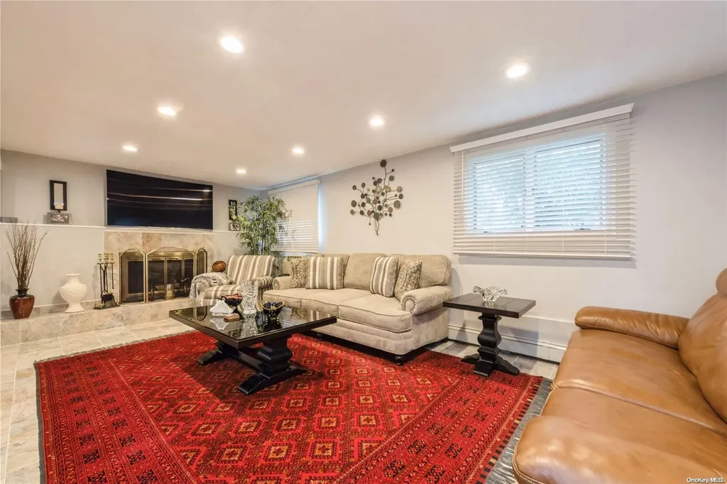 1 W 16th Street Deer Park NY 11729