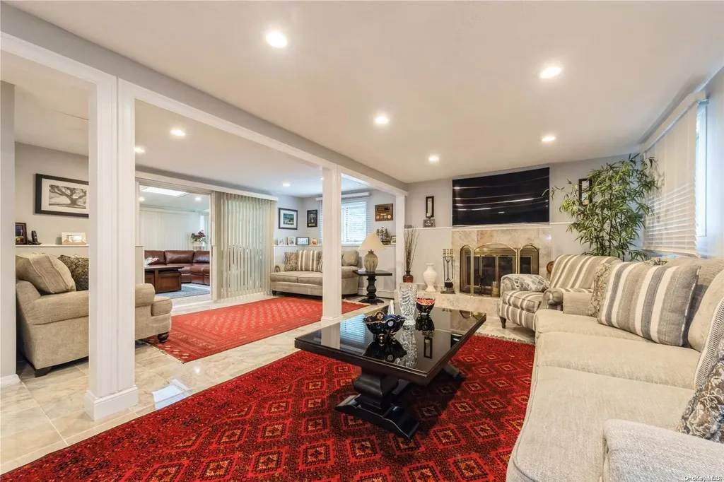 1 W 16th Street Deer Park NY 11729