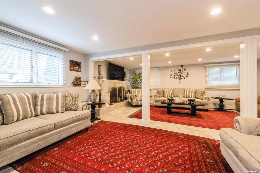 1 W 16th Street Deer Park NY 11729
