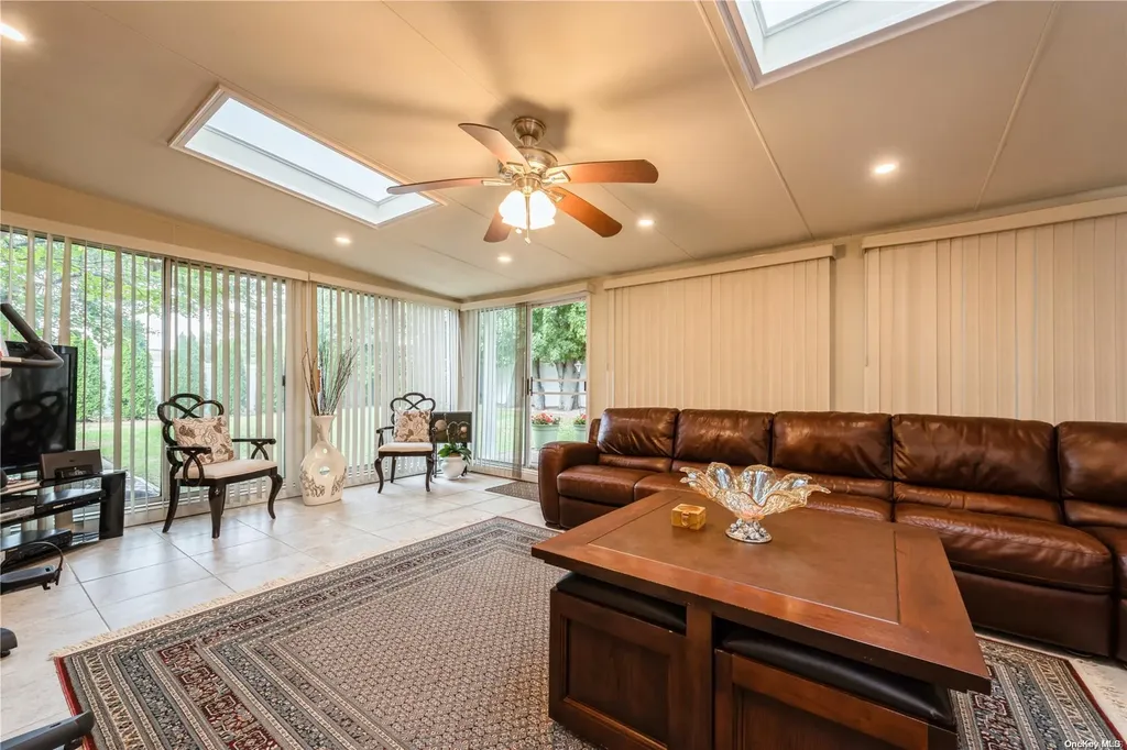1 W 16th Street Deer Park NY 11729