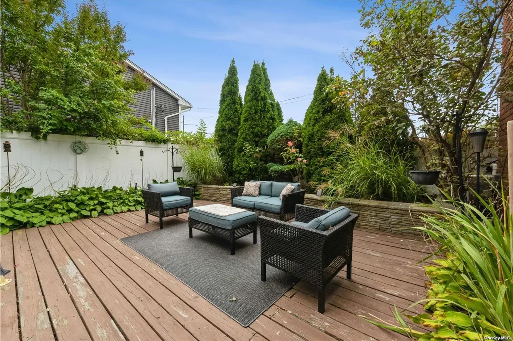 1 W 16th Street Deer Park NY 11729