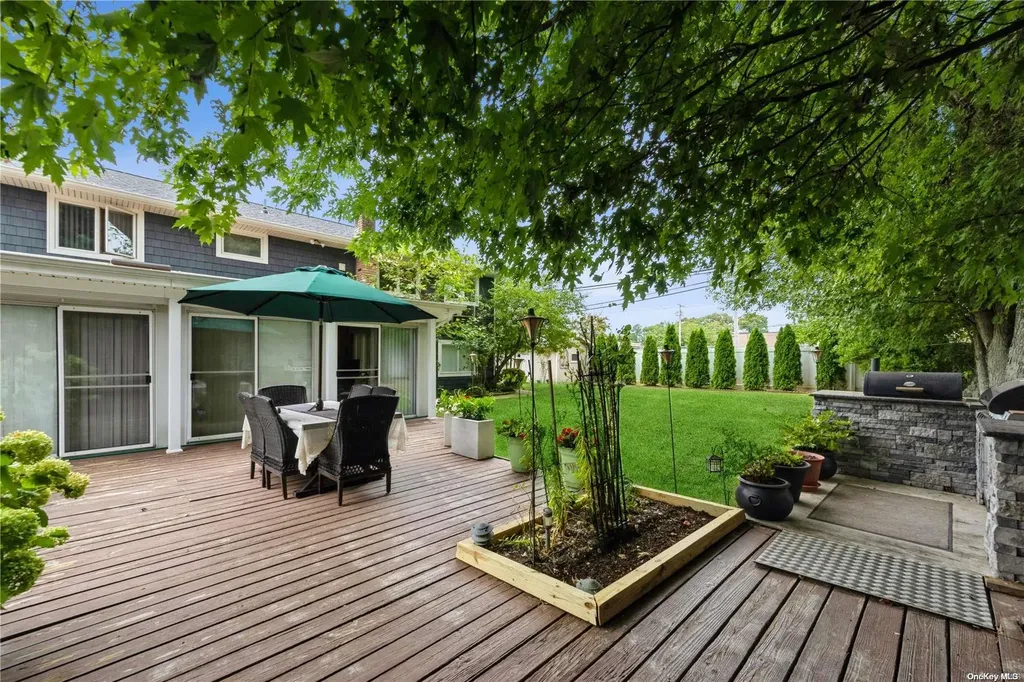 1 W 16th Street Deer Park NY 11729