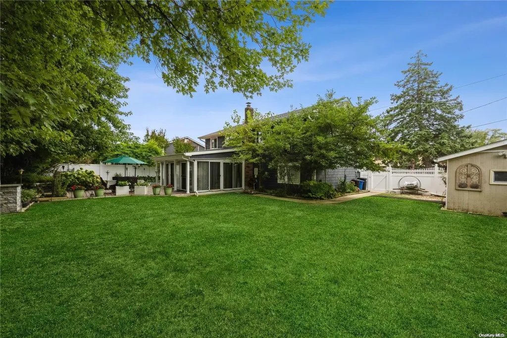 1 W 16th Street Deer Park NY 11729