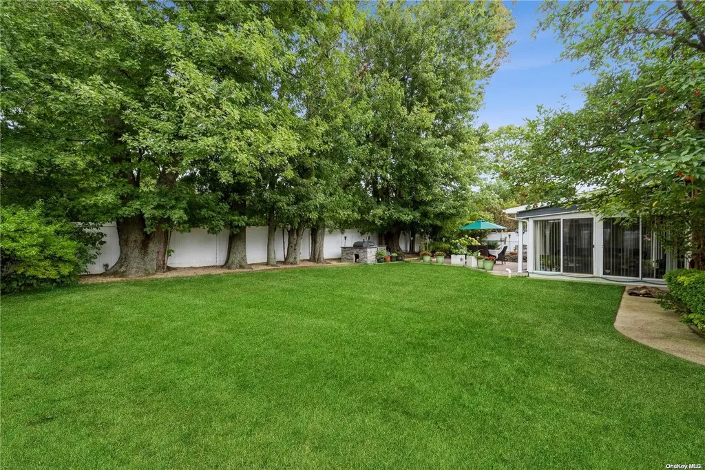 1 W 16th Street Deer Park NY 11729