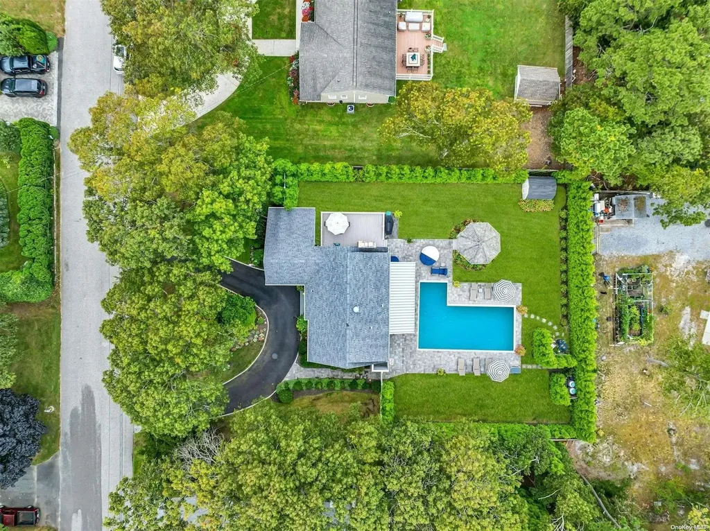 17 Lovell Road Hampton Bays NY 11946