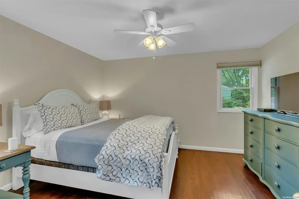 17 Lovell Road Hampton Bays NY 11946
